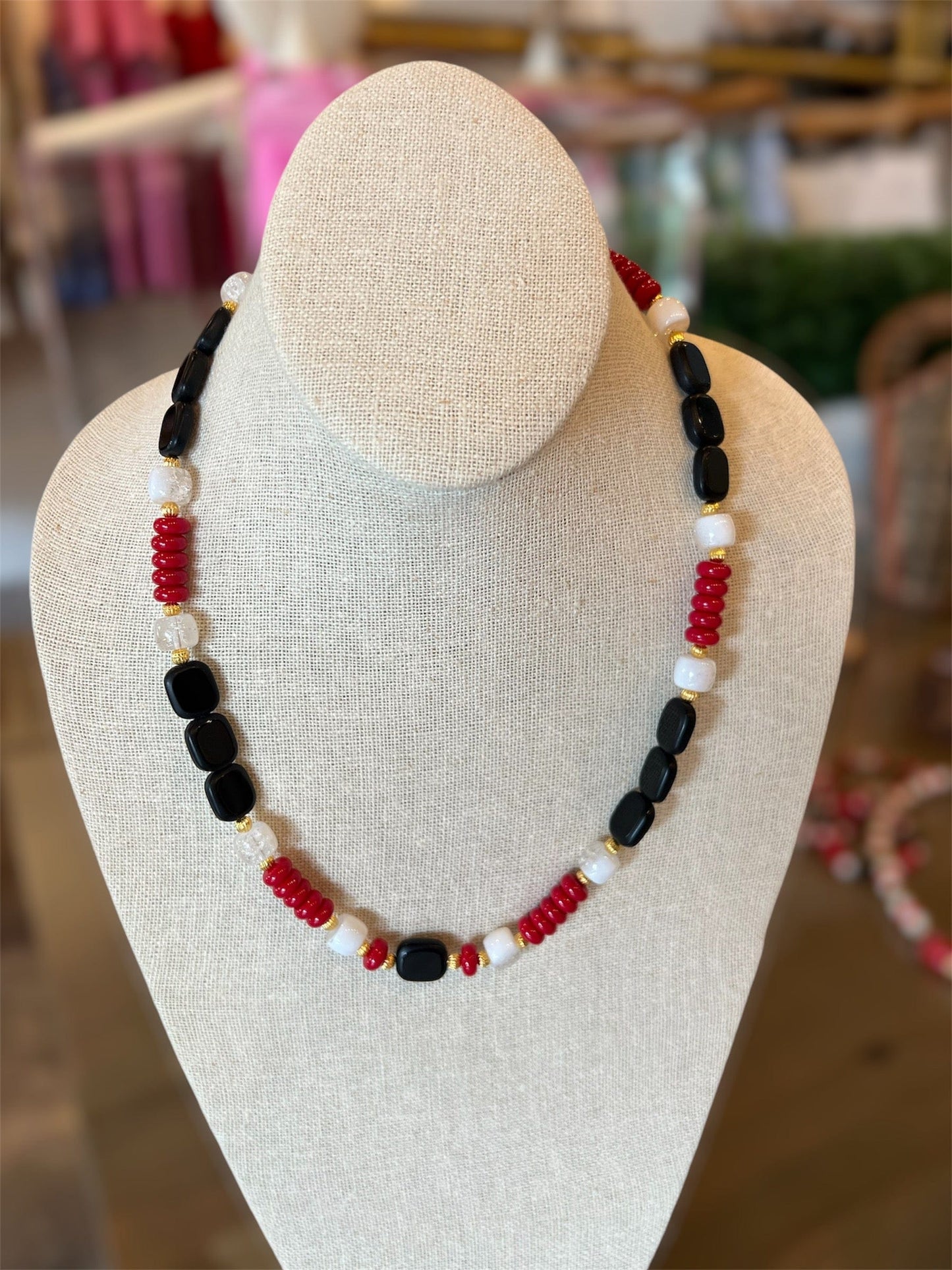 Red & Black Flat Bead Necklace - Butler's Stash